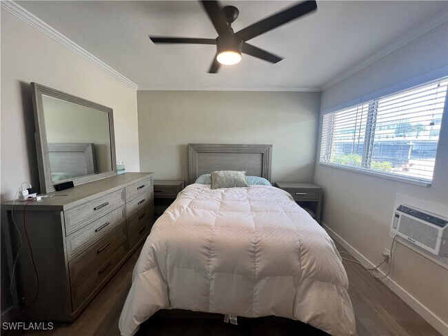 Building Photo - 473 12th Ave S