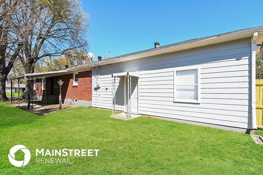 Building Photo - 1695 Myrna Ln