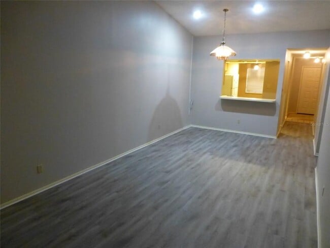 Building Photo - 2822 Whitehall Dr