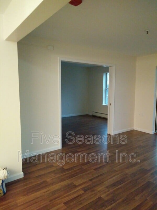Building Photo - 107 Hildred Dr