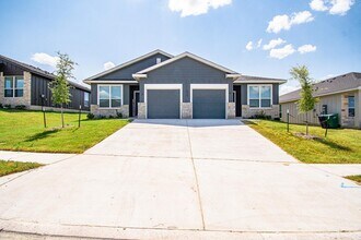 Building Photo - 624 Pacific Crest Trl