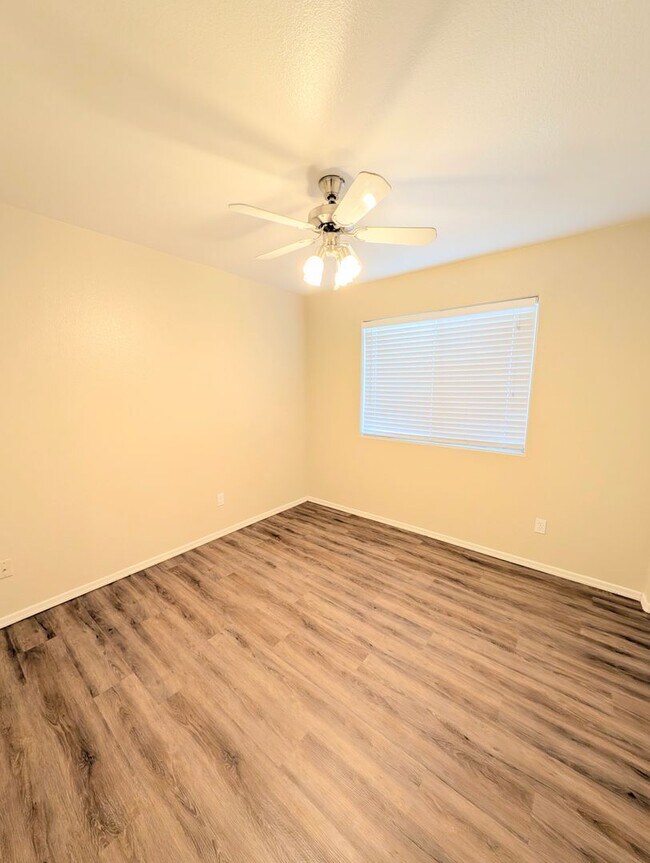 Building Photo - AVAILABLE NOW WITH A PRIVATE POOL IN GREAT GILBERT LOCATION!!!!
