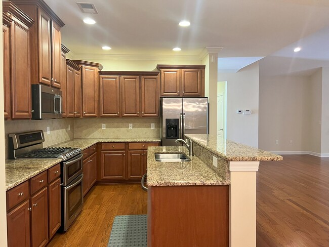 Building Photo - MARKET COMMON - 3 BEDROOM, 2.5 BATH HOME A...