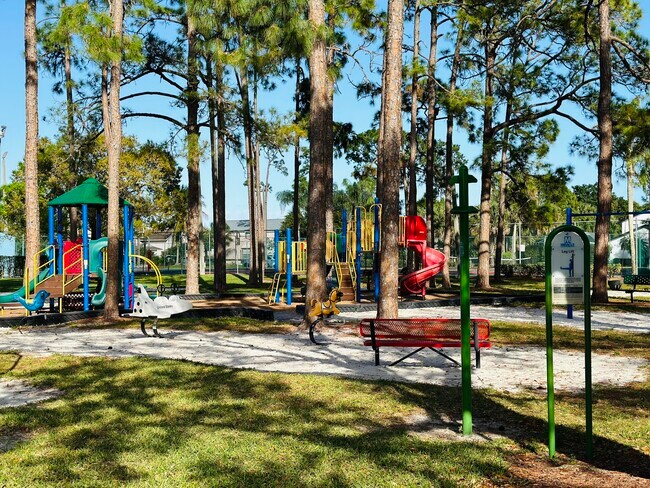 Building Photo - 5780 Azalea Cir
