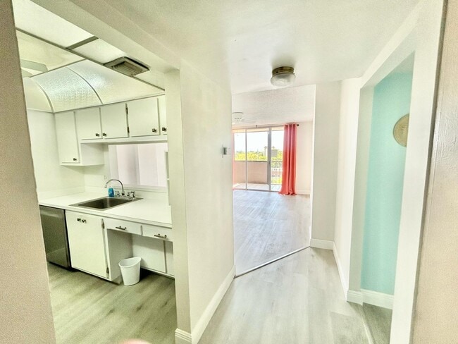 Building Photo - 777 S Federal Hwy