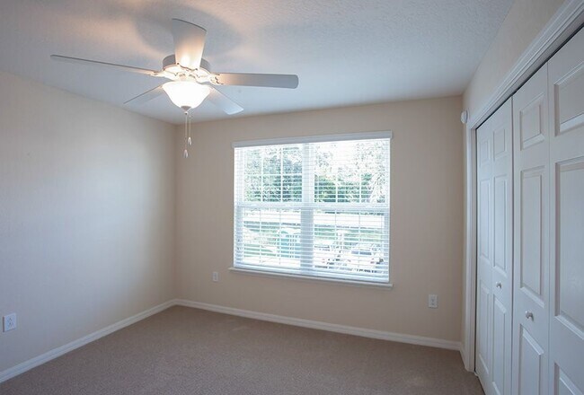 Building Photo - 1012 Dossey Oaks Lane Lakeland FL 33811