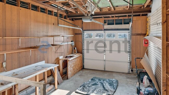 Building Photo - 324 Busher Rd