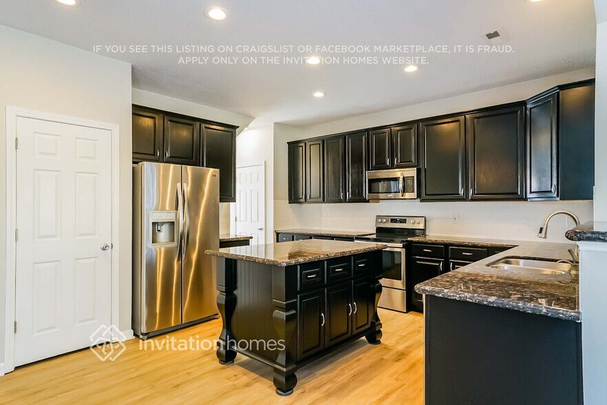 Building Photo - 812 Tannerwell Ave