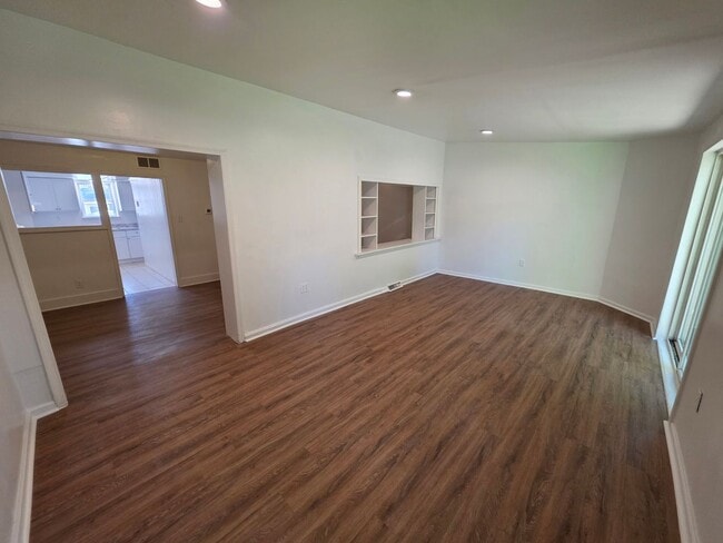Building Photo - 17 Paynter Dr
