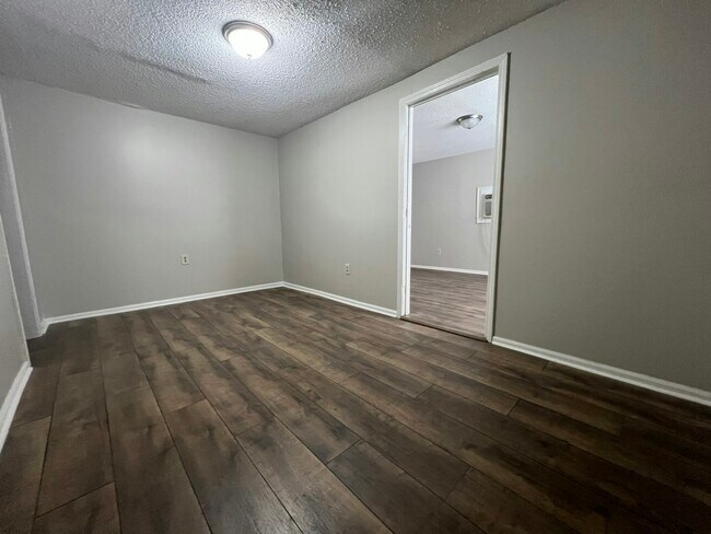 Building Photo - 1450 Gold Ave