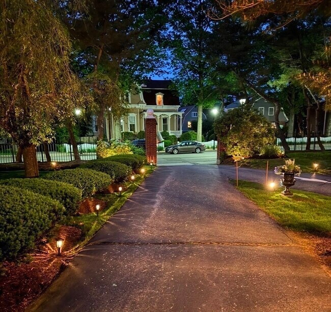 Building Photo - 600 Washington St