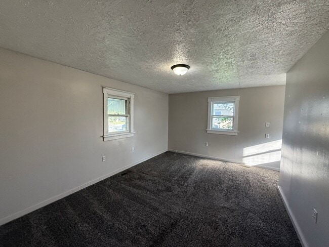 Building Photo - One bedroom, one and half bathroom, pet friendly home on large lot!