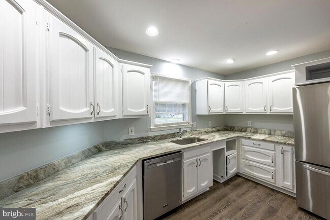 Building Photo - 5035 Timberwood Trail