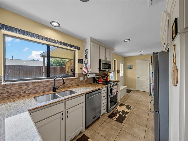 Building Photo - 2609 Fountainview Dr