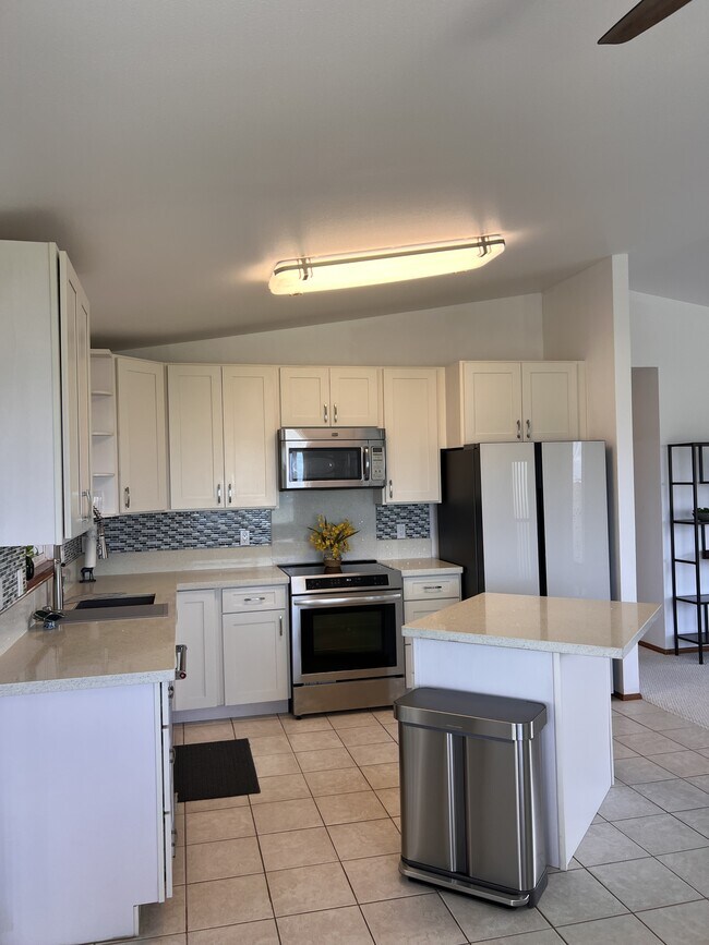 Building Photo - 47-069-69 Laenani Dr