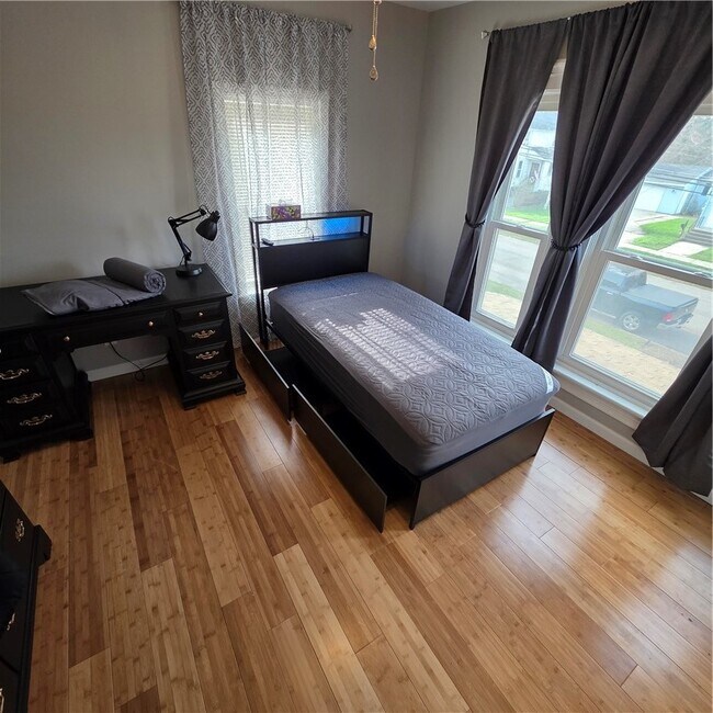 Building Photo - 149 Adam St