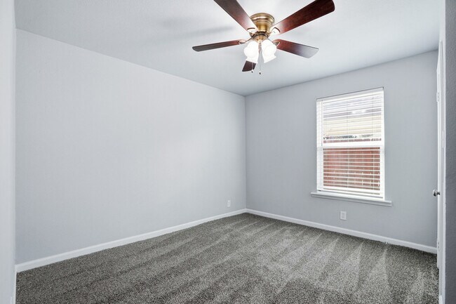 Building Photo - 2933 S Hills Ave