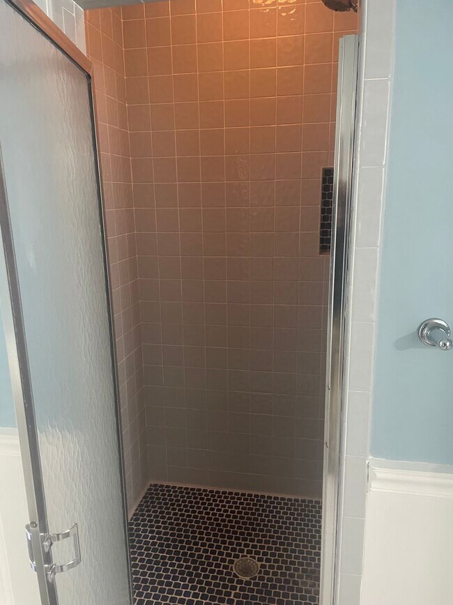 Building Photo - 2/2 HOME FOR RENT ONLY 1800$