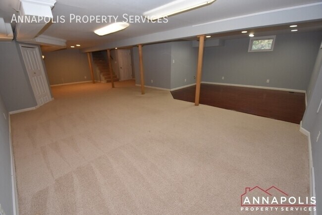 Building Photo - 817 Cedarcroft Dr