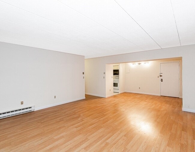 Building Photo - 135 Pleasant St