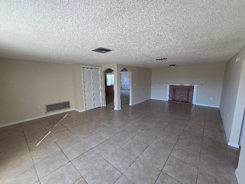 Building Photo - 7205 Rockwood Dr