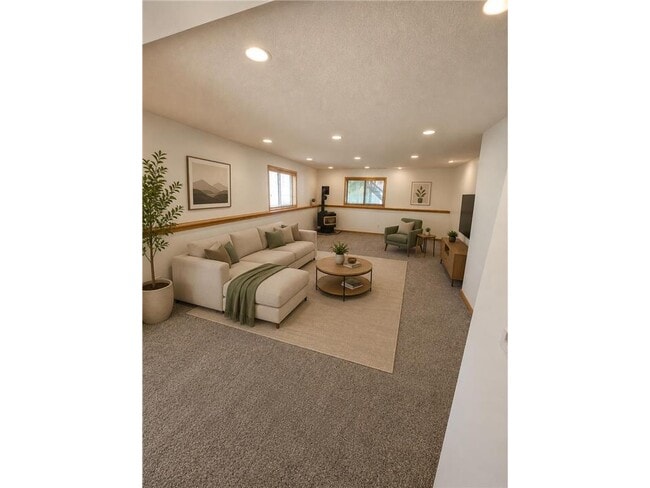 Building Photo - 5398 Kahler Dr NE