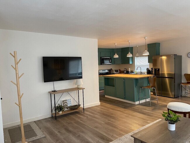 Building Photo - 5168 State Hwy 20