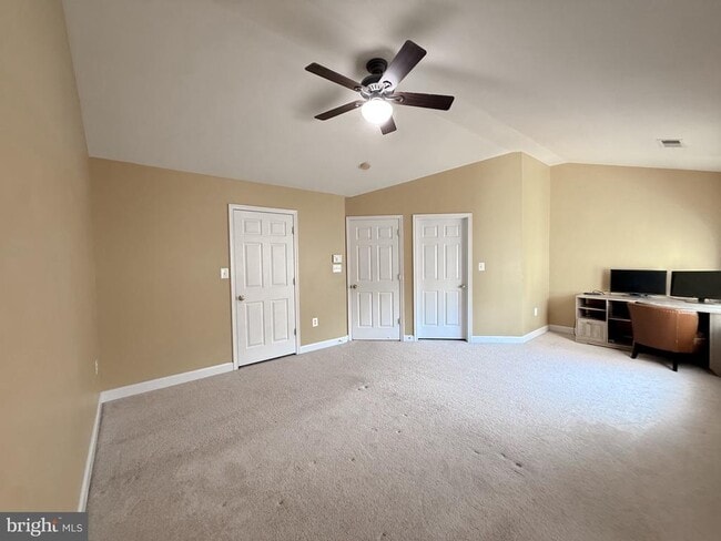 Building Photo - 4228 Lower Park Dr