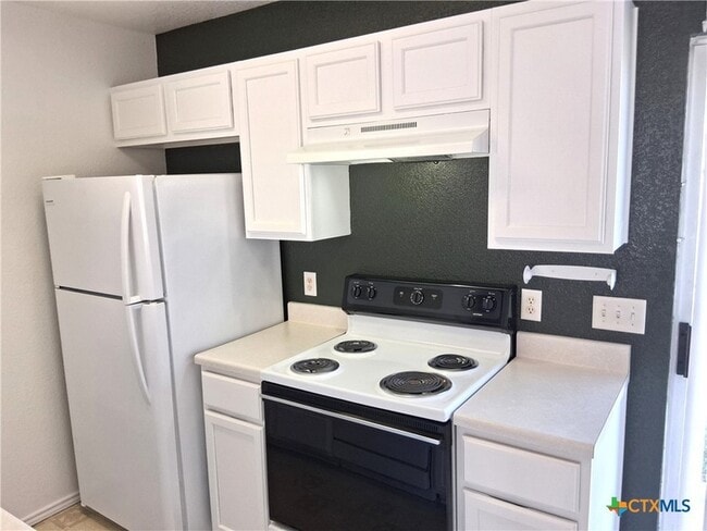 Building Photo - 5803 Redstone Dr