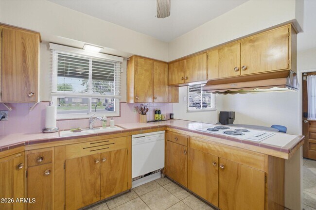 Building Photo - 1701 E Tuckey Ln