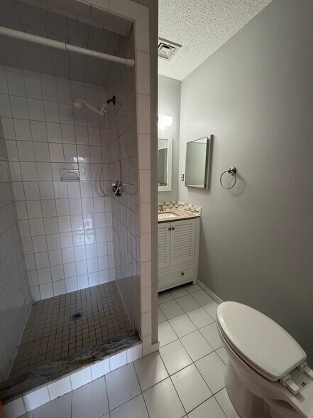 Building Photo - 1751 Beacon St