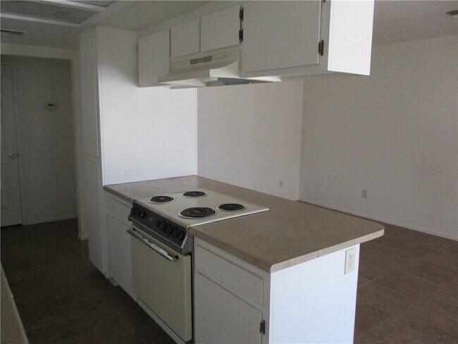 Building Photo - 5090 La Calzada Rd