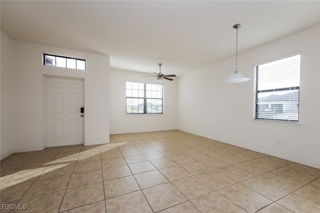 Building Photo - 1631 SW 25th Ln