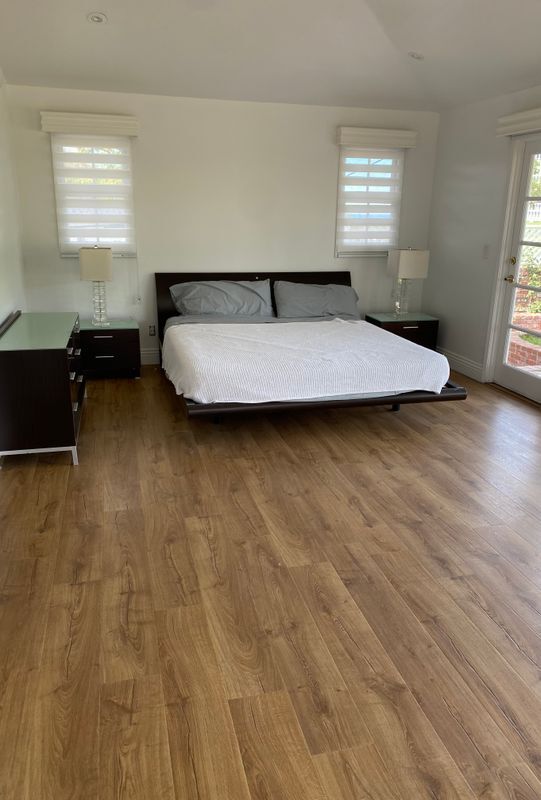 Building Photo - 1110 W Muirlands Dr