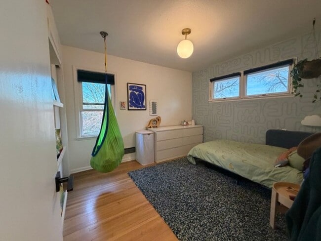 Building Photo - Stylishly Updated 4BR Home in the Heart of Northeast Minneapolis!