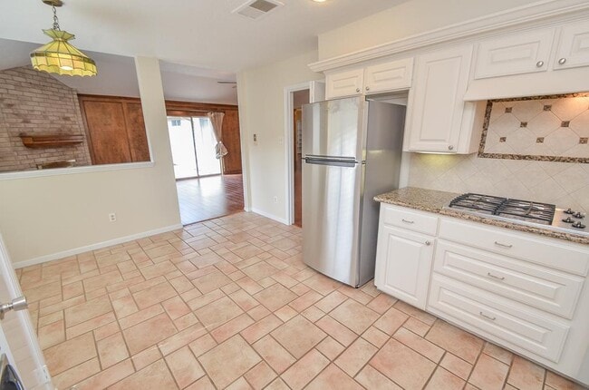 Building Photo - 1035 Western Meadows Dr