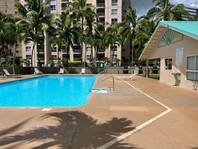 Building Photo - Country Club Village 6 - 2 Bedroom 1.5 Bat...