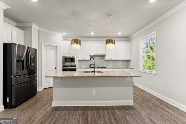 Building Photo - 4656 Silver Oak Dr SW