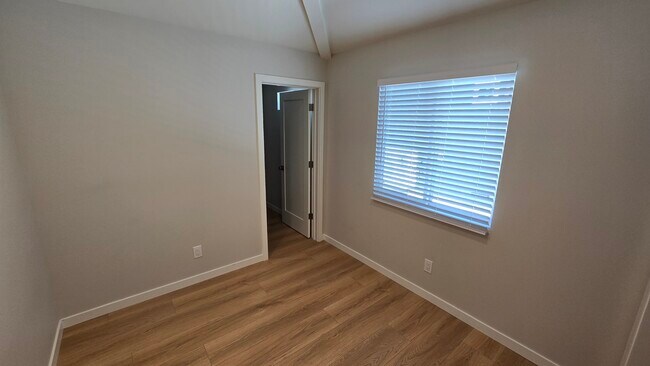 Building Photo - 738 Locust St