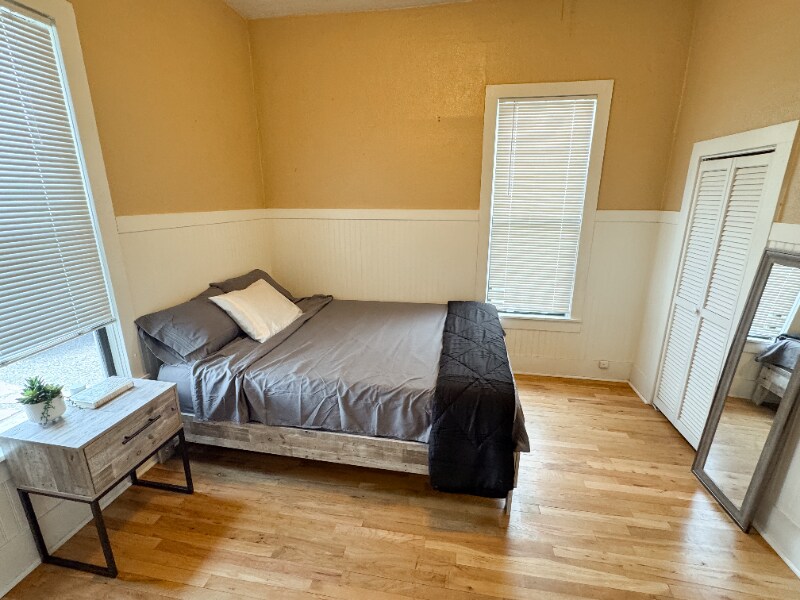 Building Photo - 1603 Elm Ave