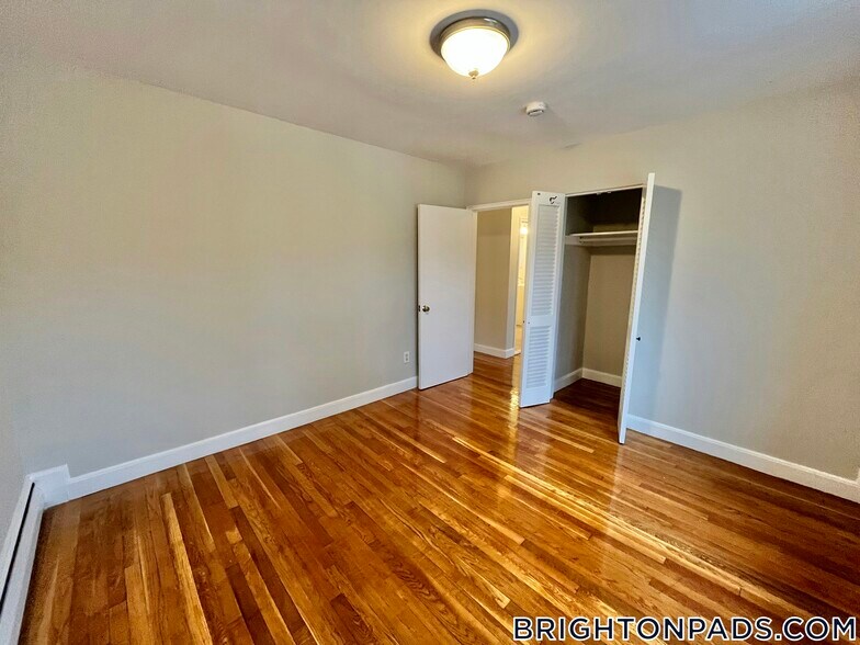 Building Photo - 63 Selkirk Rd
