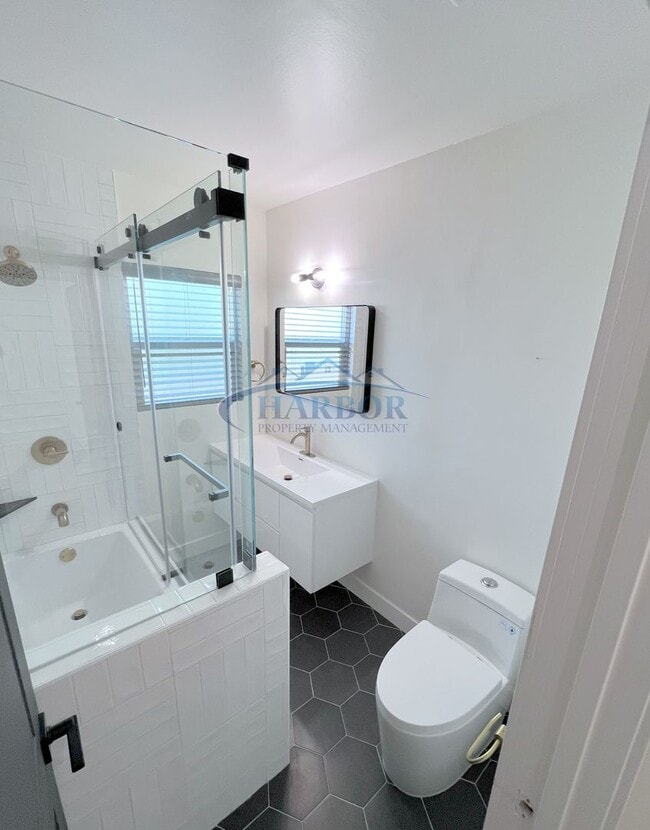 Building Photo - 2059 Jaybrook Dr