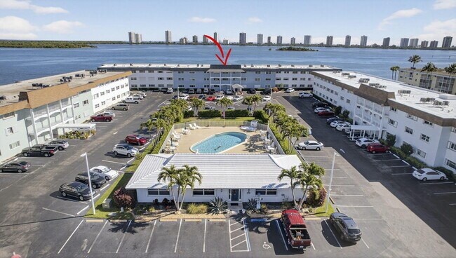 Building Photo - 100 Shore Ct