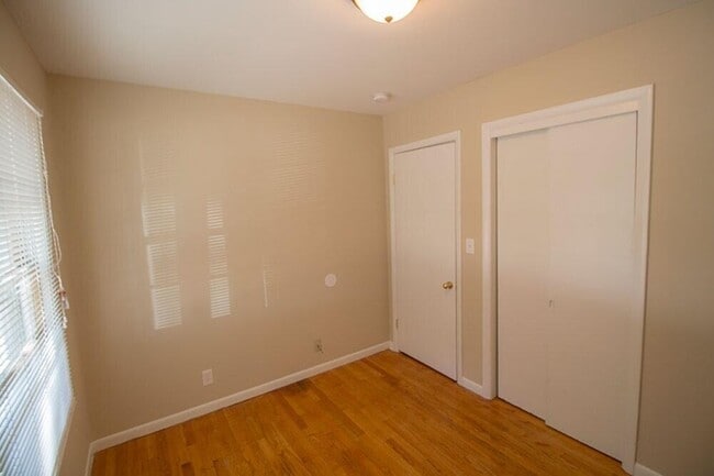 Building Photo - 2309 Highland Dr