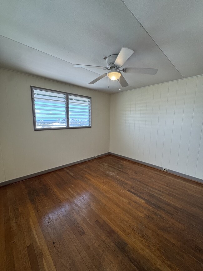 Building Photo - 1412 Kaminaka Dr