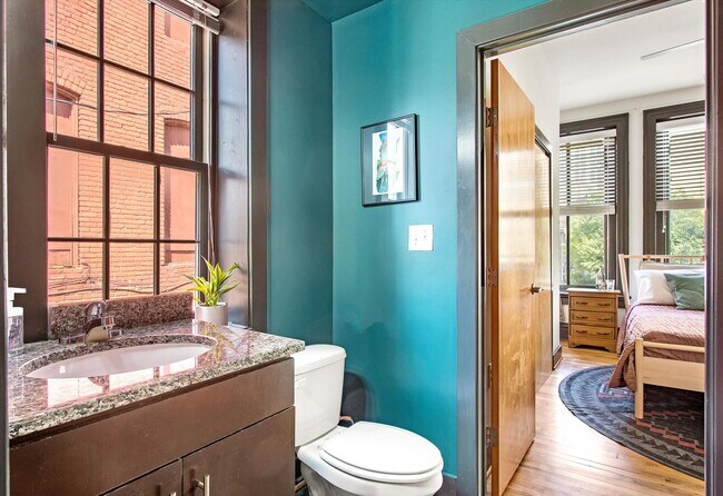 Building Photo - 206 N 1st St