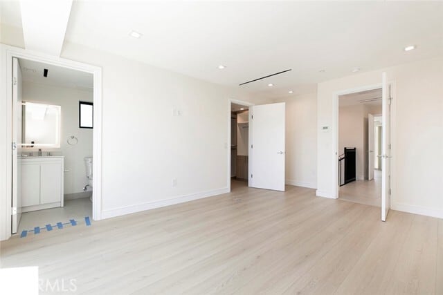 Building Photo - 6426 Varna Ave