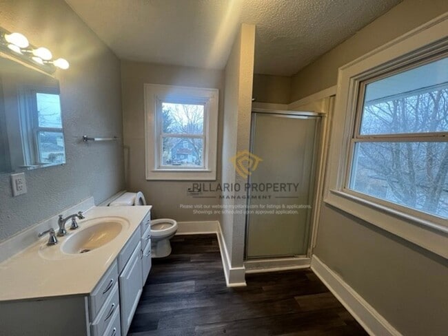 Building Photo - Close to Downtown Indy, Crown Hill, 4 Bedroom, 2 Bathroom House Available NOW!