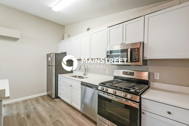 Building Photo - 4 Bedroom Pet-Friendly Home in Florissant,...