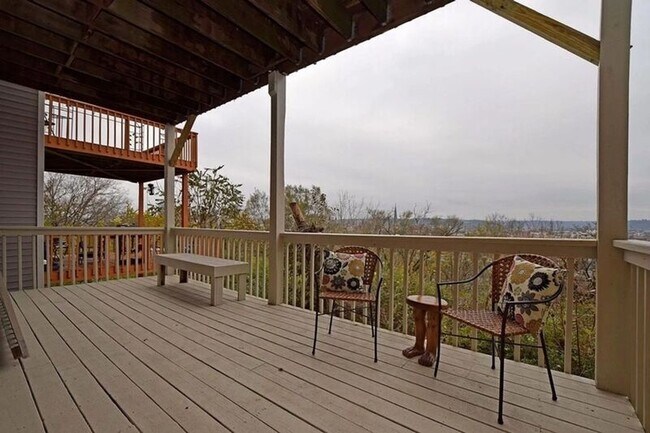 Building Photo - 69 Mulberry St